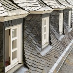 屋根や壁が雨漏りの時、保険使える？